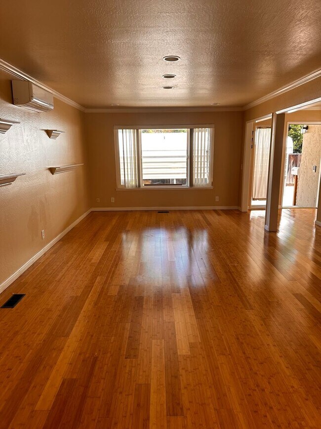 354 Northumberland Ave, Unit 354 in Redwood City, CA - Building Photo - Building Photo