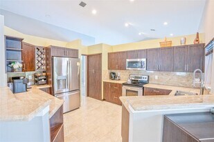 6429 NW 50th St in Lauderhill, FL - Building Photo