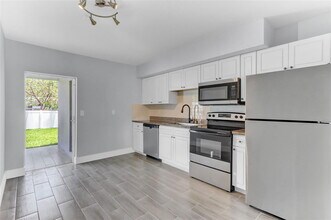 2822 N Dixie Hwy in Boca Raton, FL - Building Photo - Building Photo