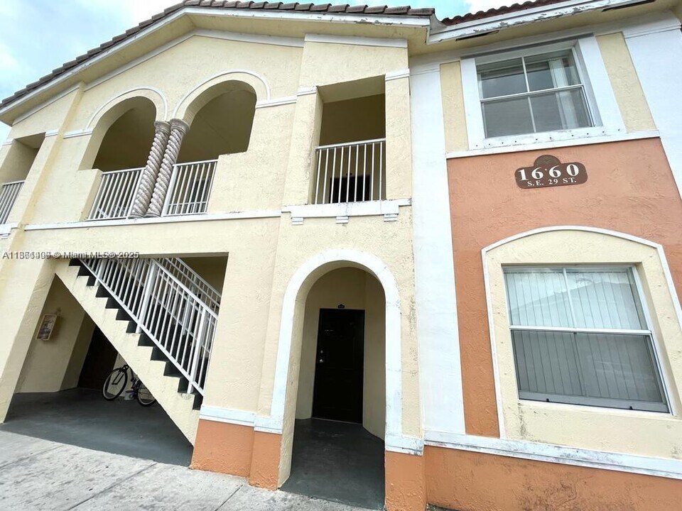 1660 SE 29th St in Homestead, FL - Building Photo