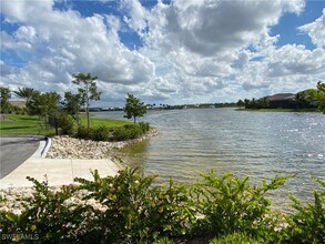 14639 Edgewater Cir in Naples, FL - Building Photo - Building Photo