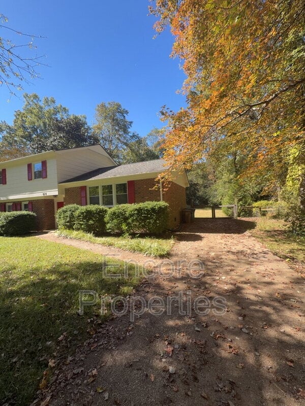 814 Pamlico Dr in Cary, NC - Building Photo - Building Photo