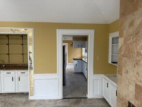 15111 Paso Real Dr in Houston, TX - Foto de edificio - Building Photo