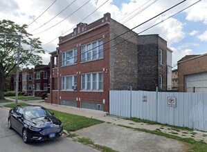 4422 S Sawyer Ave in Chicago, IL - Building Photo - Building Photo