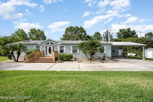 4159 Hidden Lakes Dr in Mims, FL - Building Photo