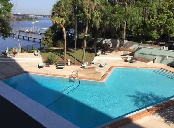 Riverton Tower Senior Center in Jacksonville, FL - Building Photo - Building Photo