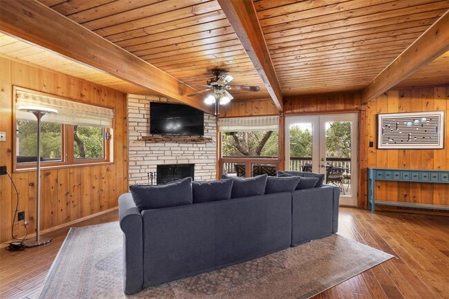 9905 Woodlake Cove in Austin, TX - Foto de edificio - Building Photo