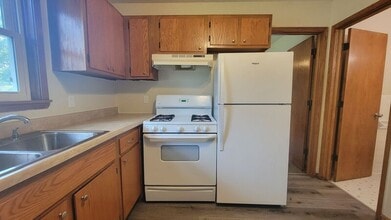 802 Garfield St W in Anoka, MN - Building Photo - Building Photo