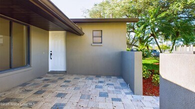 987 Nicklaus Dr in Rockledge, FL - Building Photo - Building Photo