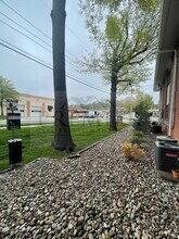 6053 Barton Ave in Shawnee, KS - Building Photo - Building Photo