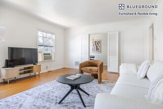 136 S Roxbury Dr-Unit -FL1-ID1422 in Beverly Hills, CA - Building Photo - Building Photo
