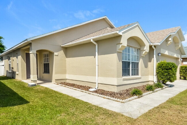 2173 Mallard Creek Cir in Kissimmee, FL - Building Photo - Building Photo