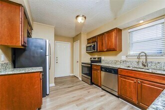 830 Frances Dr in Grand Prairie, TX - Building Photo - Building Photo