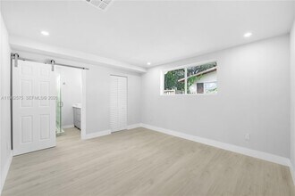 8560 SW 126th Terrace in Miami, FL - Building Photo - Building Photo