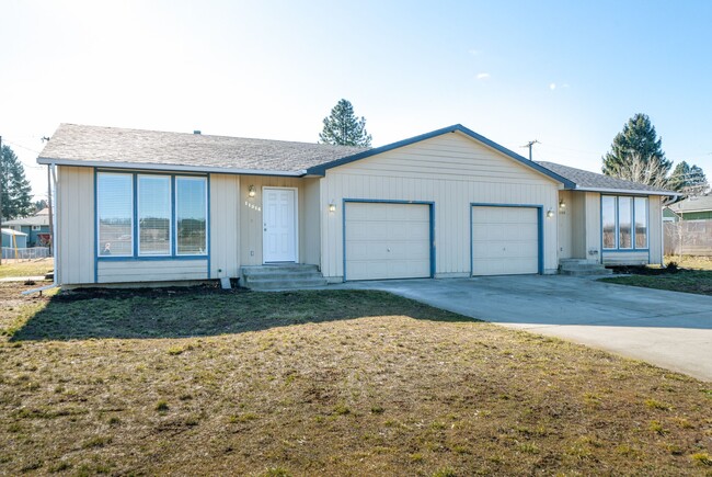 11512 E Railroad Ave in Spokane Valley, WA - Building Photo - Building Photo