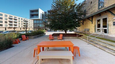 Tobacco Lofts at the Yards in Madison, WI - Foto de edificio - Building Photo