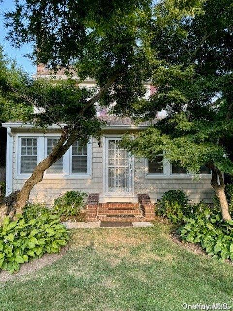 11 Valley Rd in Bayville, NY - Building Photo - Building Photo