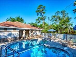 6215 Wilshire Pines Cir in Naples, FL - Foto de edificio - Building Photo