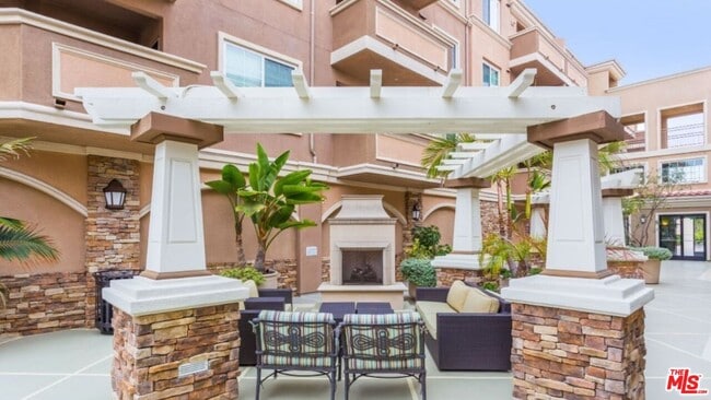 2750 Artesia Blvd in Redondo Beach, CA - Building Photo - Building Photo