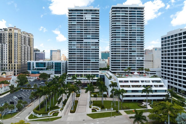 525 S Flagler Dr in West Palm Beach, FL - Building Photo - Building Photo