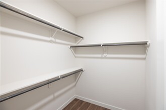 9302 Fry Rd in Cypress, TX - Foto de edificio - Building Photo