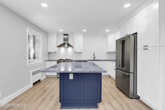 283 Spring St in Red Bank, NJ - Foto de edificio - Building Photo