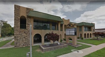 940 S National Ave in Springfield, MO - Building Photo