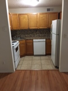 1133 Livingston Ave in North Brunswick, NJ - Building Photo