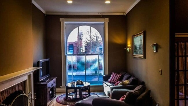 1820 Madison Ave, Unit Room 3F in Baltimore, MD - Building Photo - Building Photo