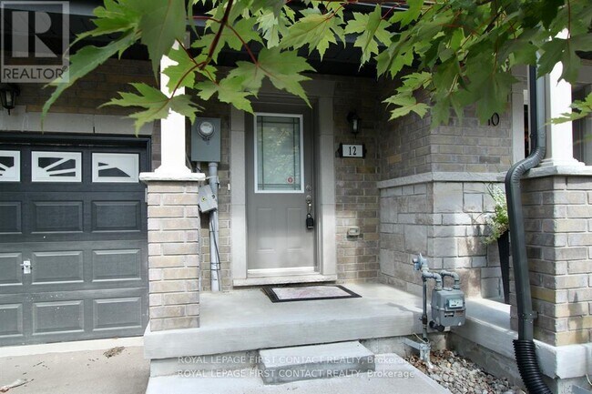 12 Deneb St in Barrie, ON - Building Photo - Building Photo