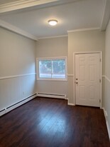 1 Walnut St in Manchester, CT - Building Photo