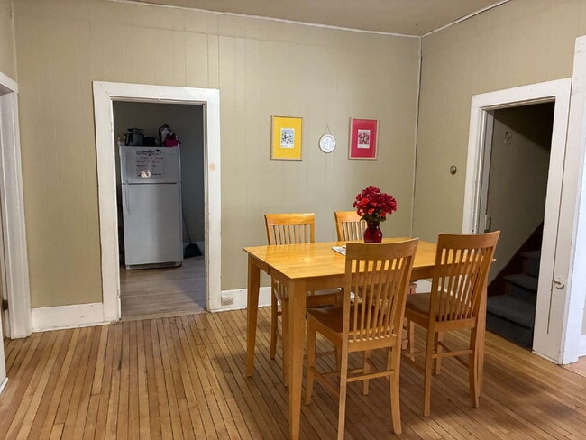 704 Niagara St in Eau Claire, WI - Foto de edificio - Building Photo