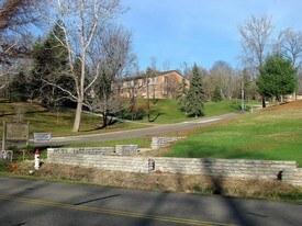 Colonial Terrace Apartments