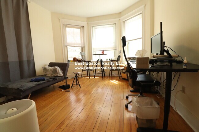 89 Trowbridge St, Unit 31 in Cambridge, MA - Foto de edificio - Building Photo