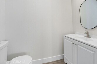 19258 Strathern St in Los Angeles, CA - Building Photo - Building Photo