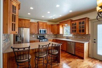414 Choke Cherry Ln in Providence, UT - Foto de edificio - Building Photo