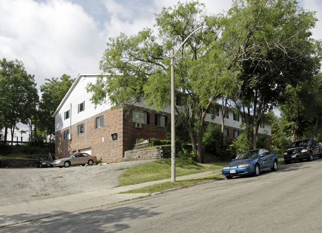 1608 S 23rd St in Milwaukee, WI - Foto de edificio - Building Photo