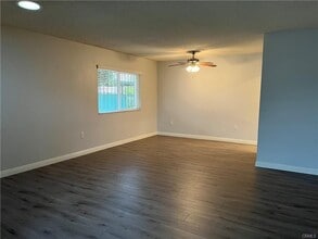 26575 McCall Blvd in Menifee, CA - Foto de edificio - Building Photo