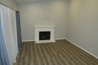 6907 Langmuir Ln in Dublin, CA - Foto de edificio - Building Photo