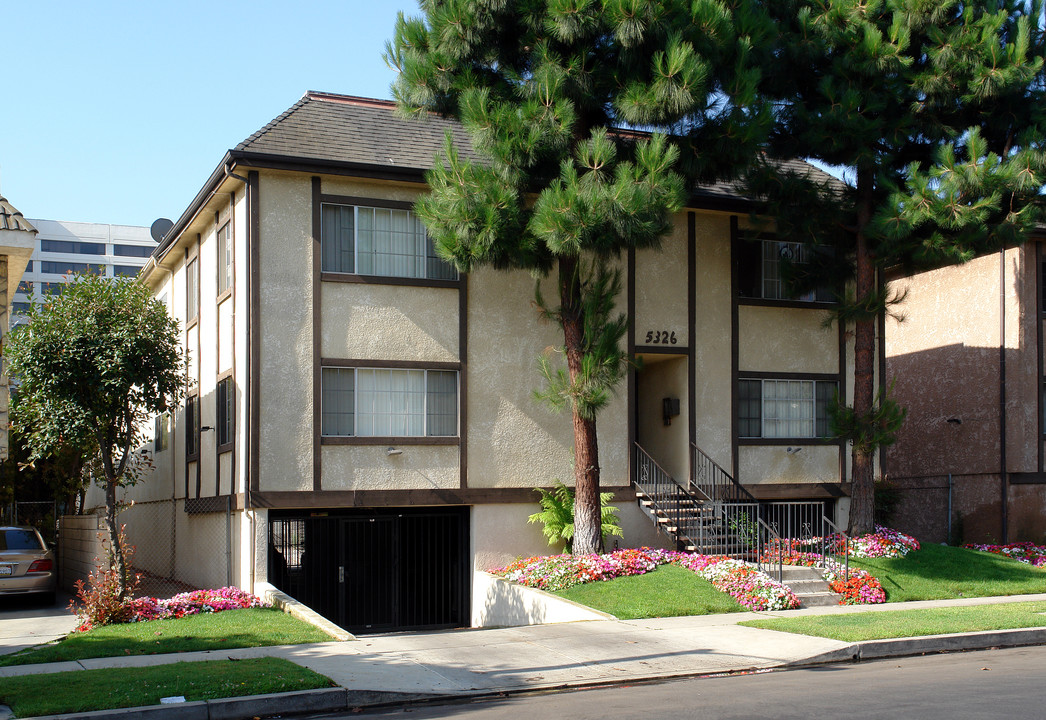 5326 W 99th Pl in Los Angeles, CA - Building Photo