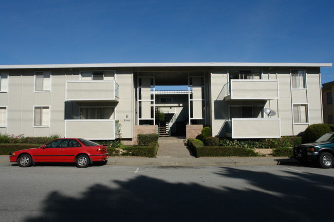 346 Richmond Dr in Millbrae, CA - Building Photo - Building Photo