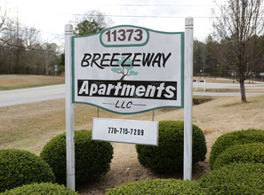 Breezeway Apartments in Franklin, GA - Building Photo - Building Photo