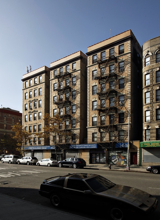 2821-2823 Frederick Douglas Blvd in New York, NY - Building Photo - Building Photo
