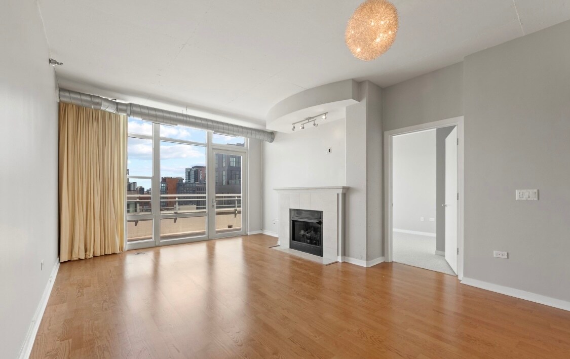 909 W Washington Blvd, Unit 1008 in Chicago, IL - Building Photo