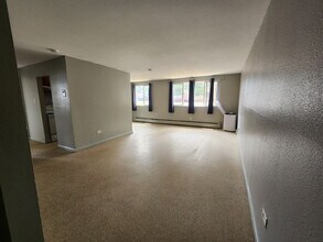 1600 Clinton St in Aurora, CO - Building Photo - Building Photo