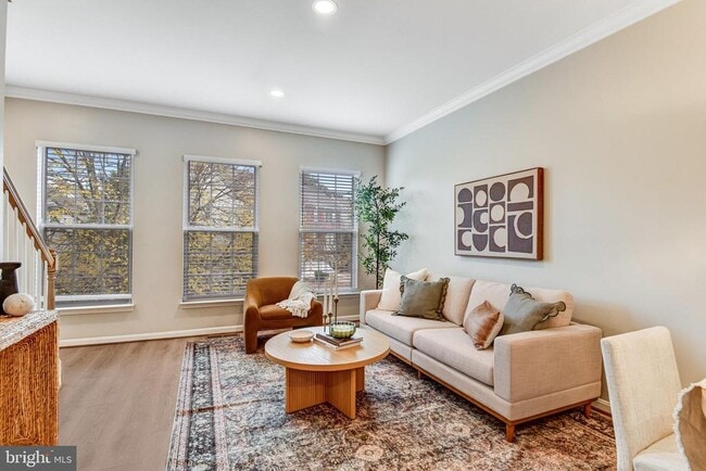 12527 Heykens Ln in Linton Hall, VA - Building Photo - Building Photo