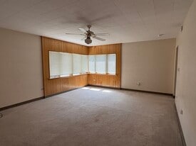 1000 Melrose Ave, Unit #1 or #2 Melrose in Iowa City, IA - Building Photo