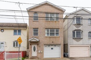 325 Claremont Ave in Jersey City, NJ - Building Photo