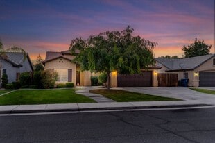 3811 Cornerstone Way in Bakersfield, CA - Building Photo