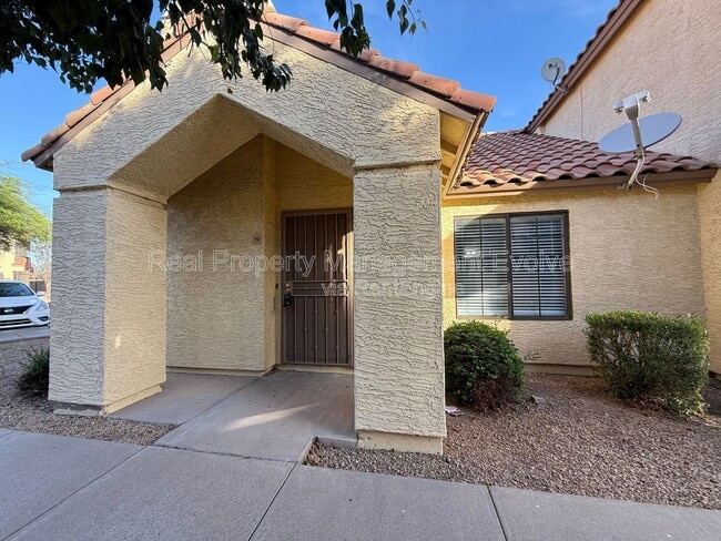 455 S Mesa Dr in Mesa, AZ - Building Photo - Building Photo